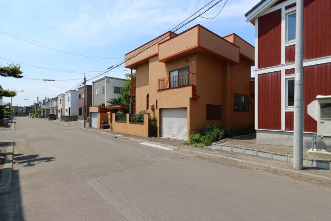 現状では古家が建っています 諸条件相談に応じます 現状では古家が建っています 諸条件相談に応じます