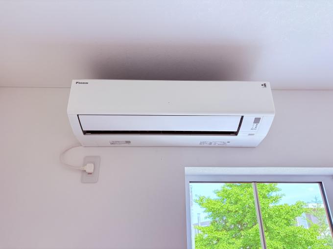 【エアコン】夏も室温を快適に調整可能。 