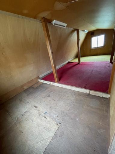 小屋裏 小屋裏
