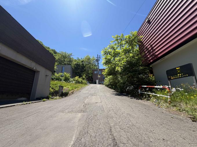 【前面道路】宮の森中学校まで徒歩 7分