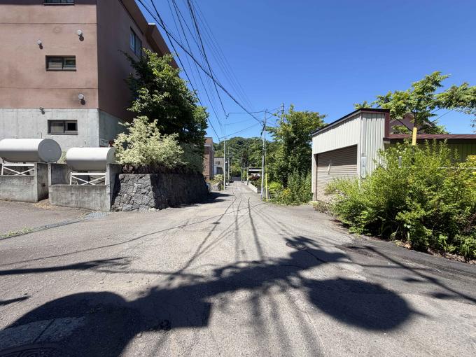 【前面道路】角地