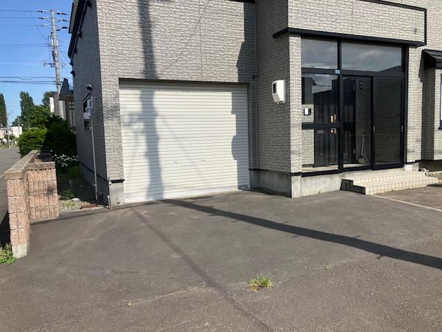 1BOXカーも駐車可能(高さ2300mm) 1BOXカーも駐車可能(高さ2300mm)