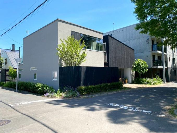 地下鉄南北線「麻生」駅徒歩2分 地下鉄南北線「麻生」駅徒歩2分