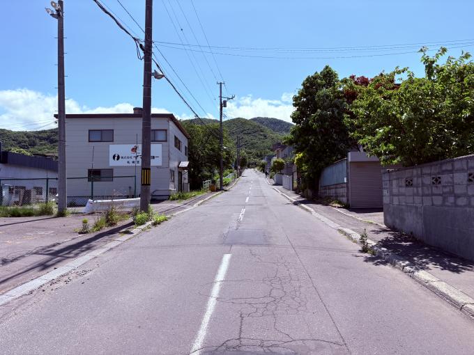 【前面道路】小中学校も徒歩10分圏内 【前面道路】小中学校も徒歩10分圏内