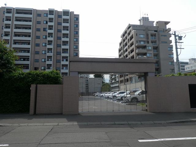 駐車場入口ゲート