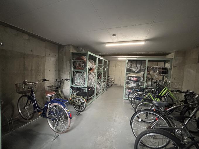 駐輪場、タイヤラック 駐輪場、タイヤラック