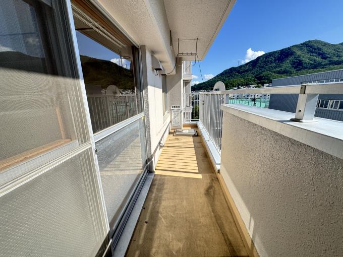 【バルコニー】手稲山を一望できる、陽当り抜良好なバルコニー 【バルコニー】手稲山を一望できる、陽当り抜良好なバルコニー