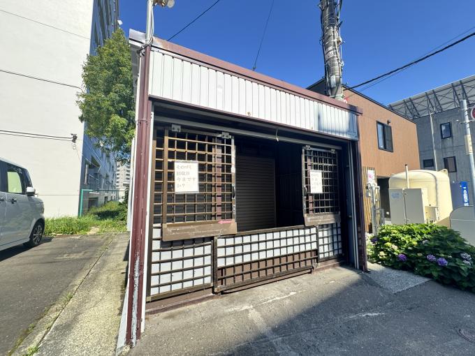 【ゴミステーション】敷地内にしっかりとした扉付きのタイプ 【ゴミステーション】敷地内にしっかりとした扉付きのタイプ
