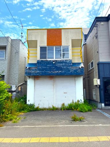 建物は売主様負担で解体更地後にお引渡しいたします 建物は売主様負担で解体更地後にお引渡しいたします