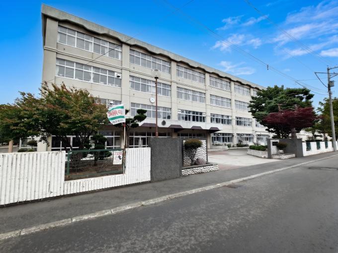 柏丘中学校　徒歩8分