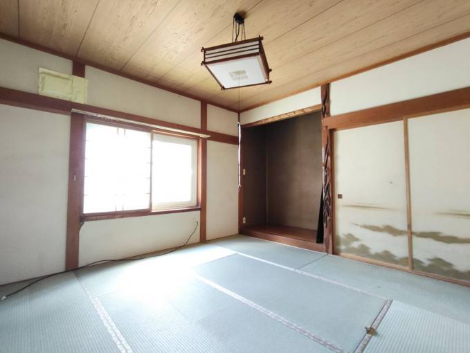 【1階和室①】窓付きで陽当たり良好◎ 【1階和室①】窓付きで陽当たり良好◎