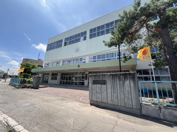 平和通小学校　徒歩5分