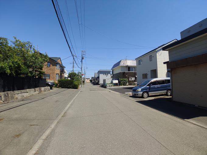 西側から現地方向 西側から現地方向