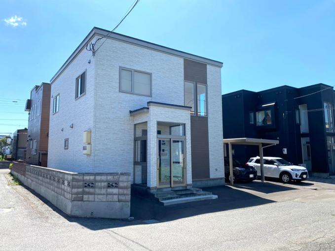 ・平成21年築の3SLDK住宅 ・北西、北東角地 