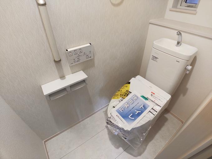 トイレにも採光窓有り トイレにも採光窓有り