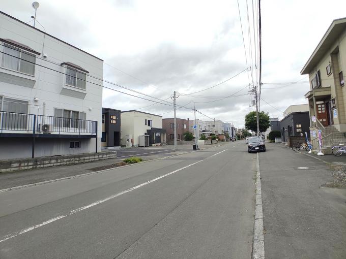 西側から現地方向 西側から現地方向