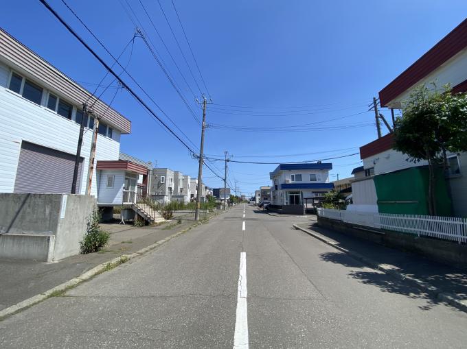 【前面道路】南西側幅員約10.0mの公道に接道。