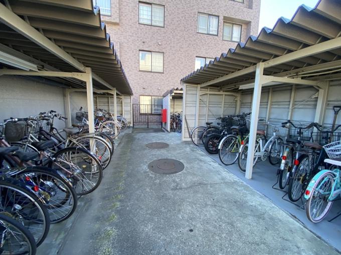 駐輪場 駐輪場