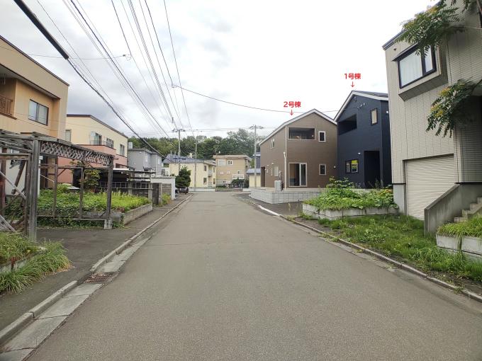 西側から現地方向 西側から現地方向