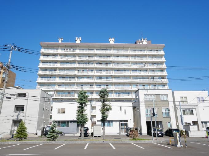 住宅展示場側から撮影。6階は遮る建物が御座いません。 住宅展示場側から撮影。6階は遮る建物が御座いません。