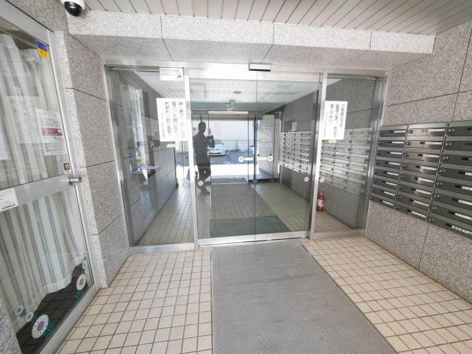1階エントランスも広く、管理員室完備なので安心! 1階エントランスも広く、管理員室完備なので安心!