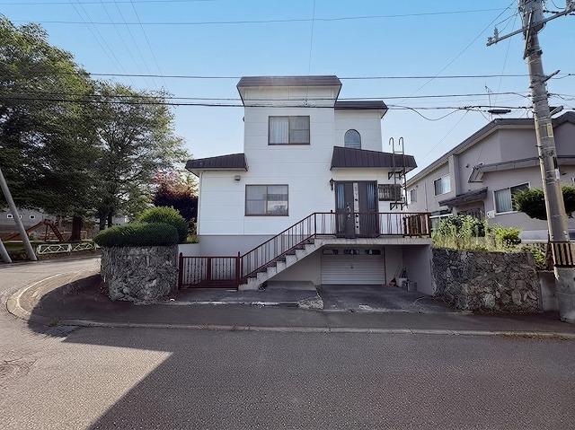 北東・南東側道路に面した角地！