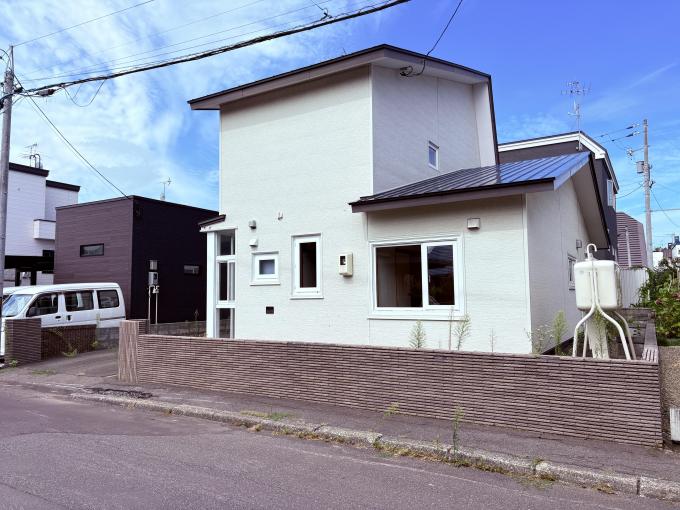 【現地】小中学校や市役所、銀行、商業施設、病院が徒歩圏内