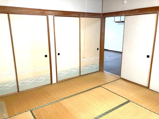 和室8帖、押入れ