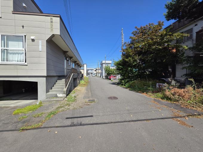 【前面道路】敷地面積39.43坪の建築条件なし土地です。 【前面道路】敷地面積39.43坪の建築条件なし土地です。