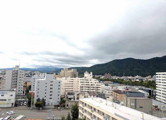 リビングから藻岩山が望めます。 リビングから藻岩山が望めます。