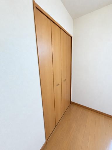 洋室6帖（家具削除しCG加工）