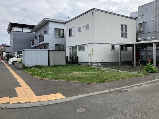 前面道路に都市ガス配管あり(宅地内の引込みはなし) 前面道路に都市ガス配管あり(宅地内の引込みはなし)