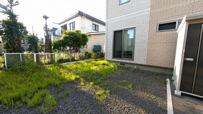 戸建ならではの十分な広さのお庭があります。 戸建ならではの十分な広さのお庭があります。