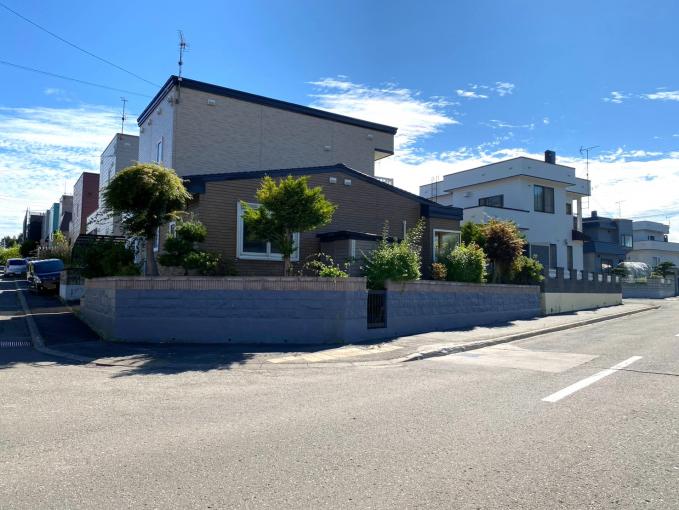 建物解体更地渡し 南西・北西角地で日当り良好 建物解体更地渡し 南西・北西角地で日当り良好