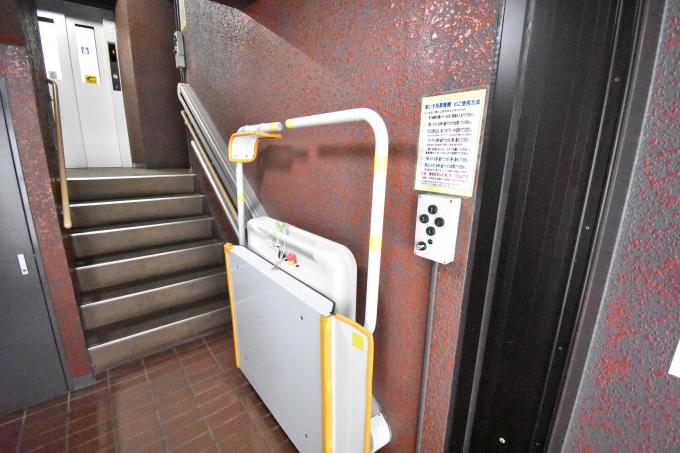車椅子昇降機 車椅子昇降機