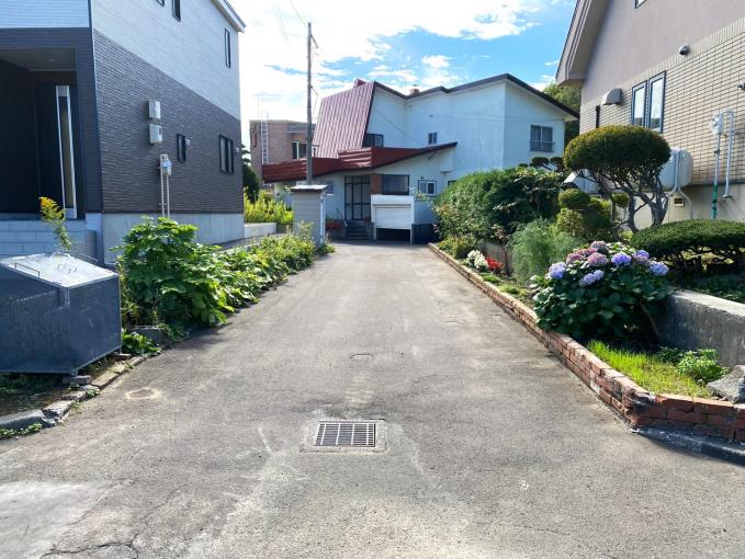 前面道路6m私道(5号道路) 前面道路6m私道(5号道路)