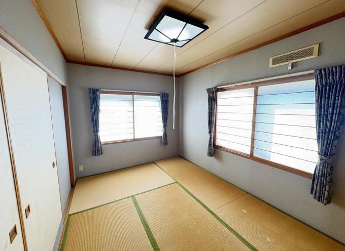 【和室】2面採光で陽当たり良好◎