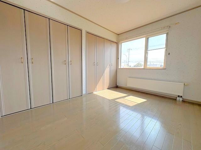 【2階洋室②】収納を2か所備えています♪ 【2階洋室②】収納を2か所備えています♪