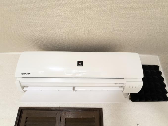 【エアコン】お部屋の空気を清潔に保ちます。 【エアコン】お部屋の空気を清潔に保ちます。