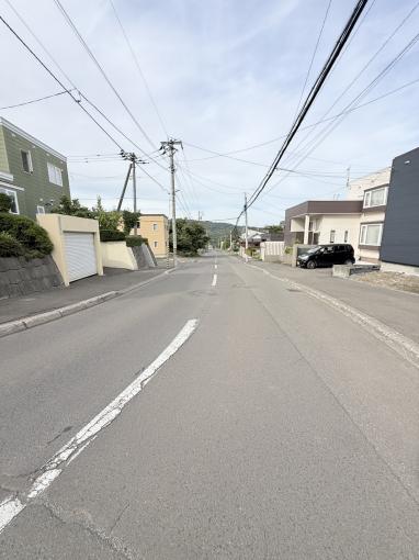 前面道路は幅員にゆとりがあり見通しも良好! 前面道路は幅員にゆとりがあり見通しも良好!
