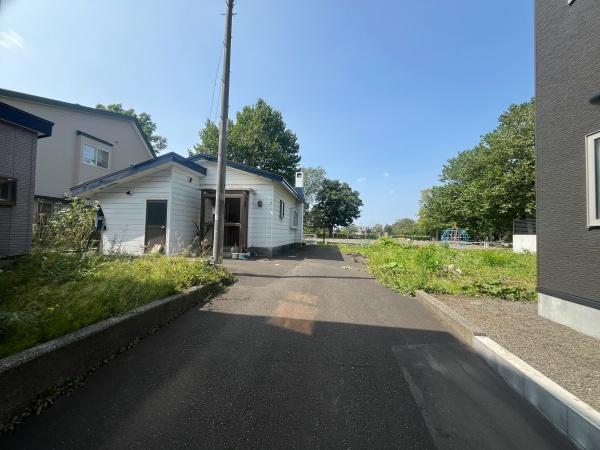 通路奥側