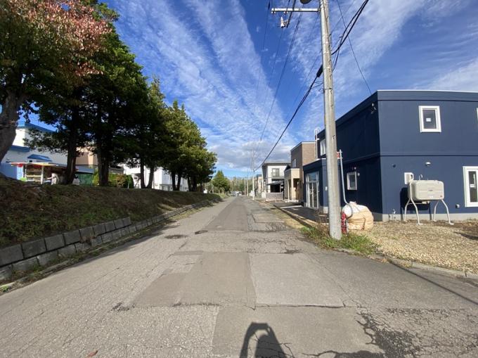 北西側前面道路 北西側前面道路