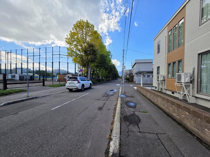 【前面道路】解体更地渡しのため、解体手間の削減や費用軽減 【前面道路】解体更地渡しのため、解体手間の削減や費用軽減