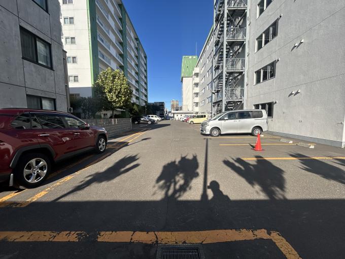 【駐車場】 【駐車場】
