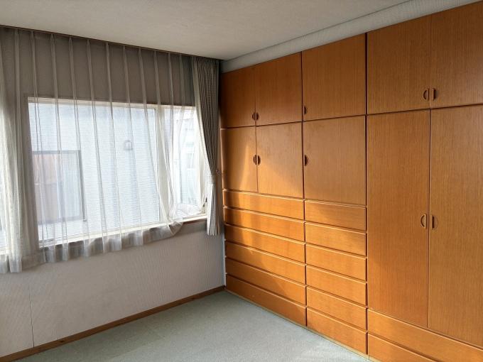 寝室物入