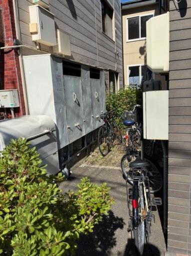 自転車置き場、ダストBOX 自転車置き場、ダストBOX