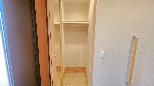【玄関】靴や外出用品をまとめて収納できる便利なクローク♪ 【玄関】靴や外出用品をまとめて収納できる便利なクローク♪