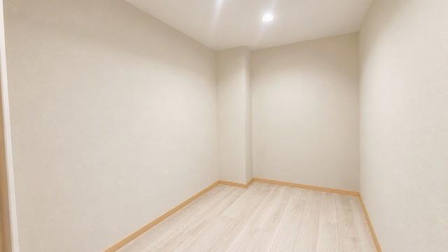【2階8.3畳洋室】衣類や小物を収納できるWIC付き☆ 【2階8.3畳洋室】衣類や小物を収納できるWIC付き☆