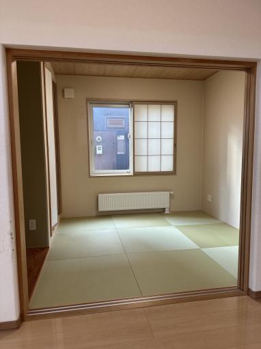 1階薄畳敷き和室も多目的にご利用ください 1階薄畳敷き和室も多目的にご利用ください