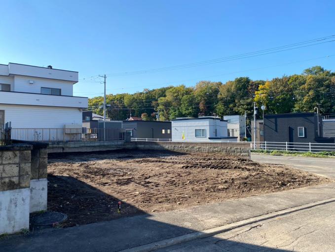 建物解体更地渡し 南西・北西角地で日当り良好 建物解体更地渡し 南西・北西角地で日当り良好